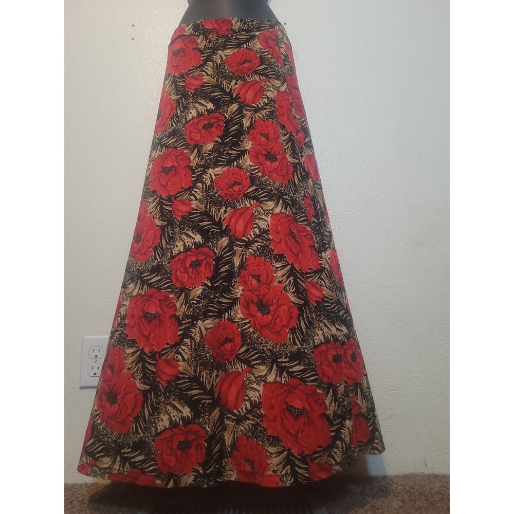 Rose skirt - Picture 2 of 2